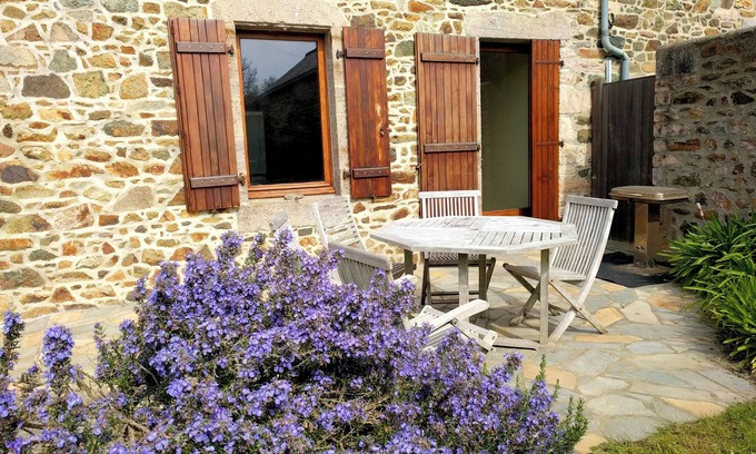 Pleneuf-Val-Andre House | A 10-minute walk from the beach and shops. Charming renovated cottage!