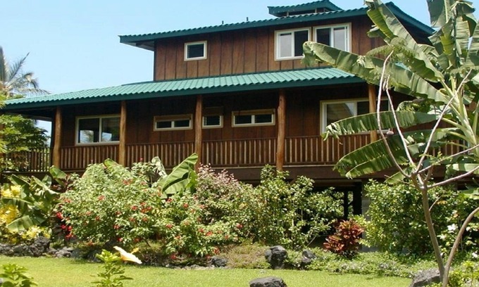 Honaunau-Napoopoo House | A 2-Minute Walk to Kealakekua Bay & Manini Beach! A Free Farm Tour!