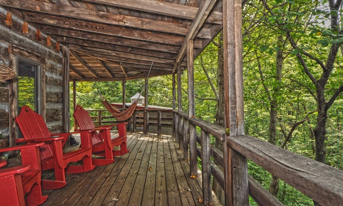 Hot Springs Cabin | A 2200 sq/ft lodge on a picturesque 16-acre wooded mountain property