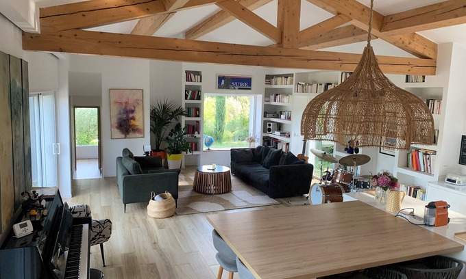 Grand Sud Villa | A 5-minute drive from the center of Aix-en-Provence, in a natural setting!