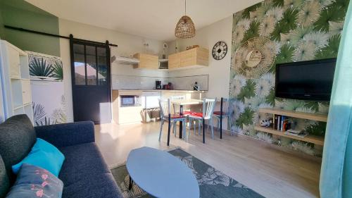Giens Apartment | A 500 m bord de mer Giens