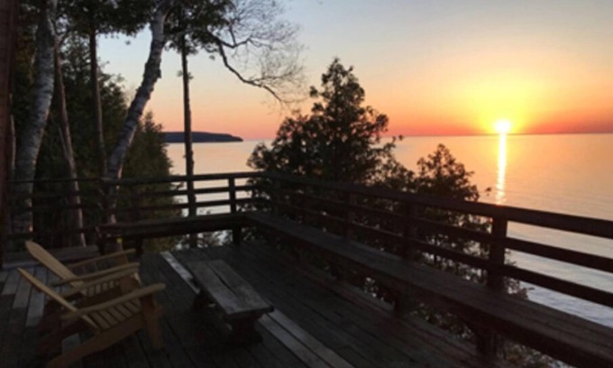 Gills Rock House | A Amazing Cliffside Home Rental