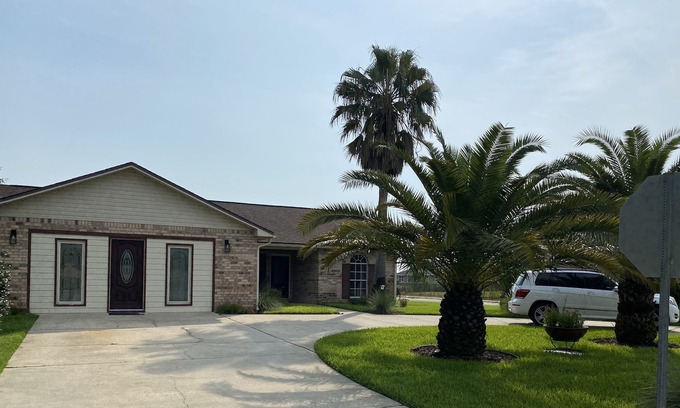 Lillian House | A beautiful newly remodeled home close to the beach and Pensacola