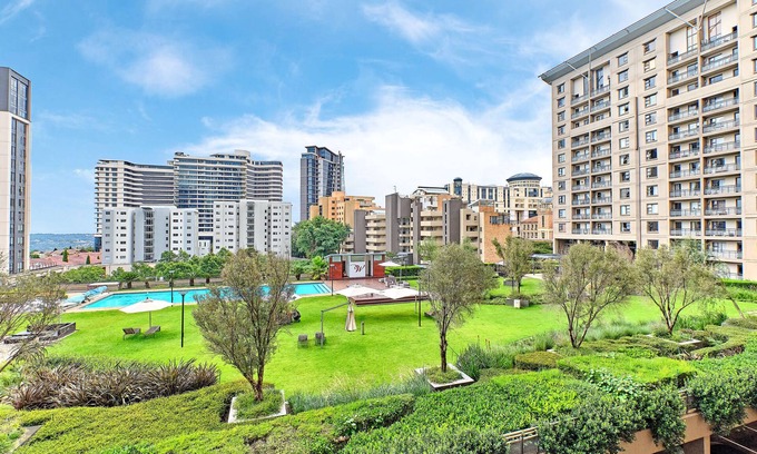 Greater Johannesburg Metropolitan Area Apartment | A beautiful Skyscraper in the heart of Sandton