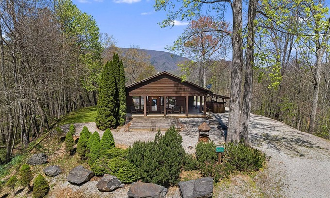 Bryson City Cabin | A Blessing- Near Nantahala Outdoor Center, Bryson City, NC