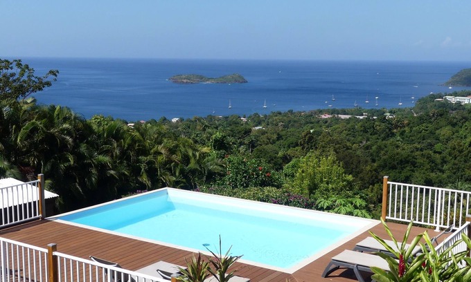 Bouillante Villa | A Bouillante Malendure villa Macanao, comfortable, in a quiet area