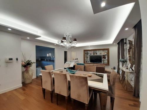 San Nicola La Strada Apartment | a casa tua