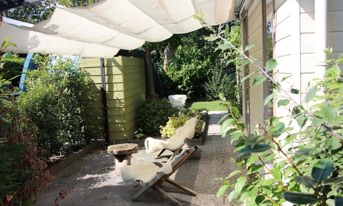 Goedereede House | A chalet decorated with great attention to detail and a beautiful garden.