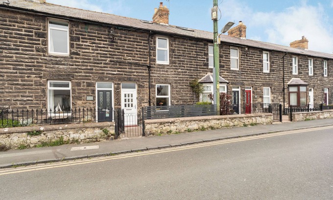 Seahouses Cottage | A charming cottage resting in the popular fishing village of Seahouses.