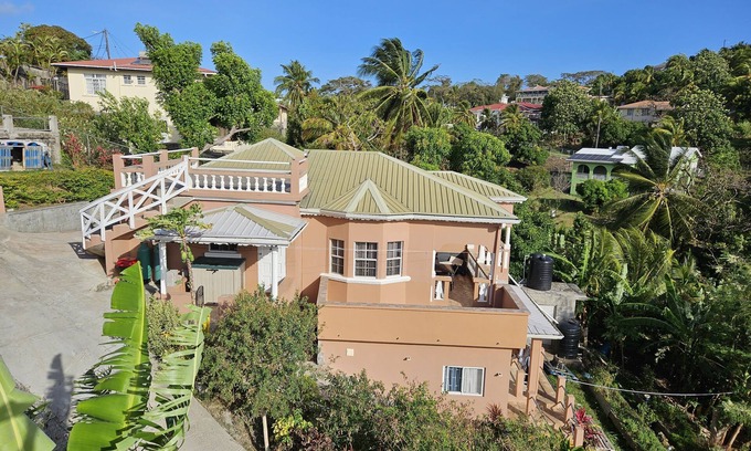 Calivigny House | A comfortable and relaxing 2 bedroom home in Grenada, 15 minutes to Grandansse.