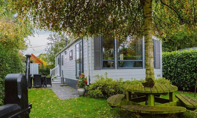 Goedereede House | A cosy chalet surrounded by the quiet nature of Goedereede.