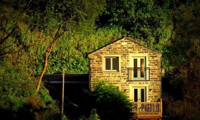 Wadsworth Apartment | A cosy country retreat within easy walking distance of Hebden Bridge