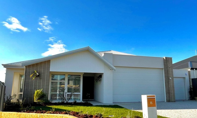 Eglinton Bed & Breakfast | A cosy private room in Eglinton.