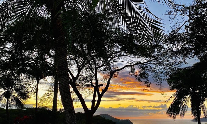 Panama Beach Apartment | A cozy retreat in the Jungle with Spectacular Views of wildlife and sunsets