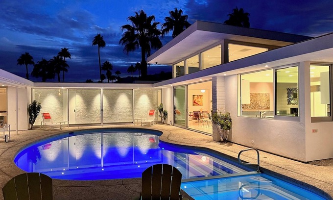 Palm Springs House | A Desert Retreat Awaits You.