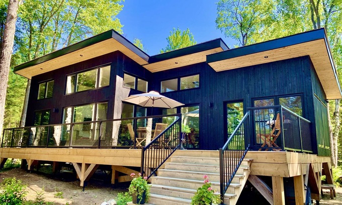 Bracebridge House | A four season Muskoka waterfront paradise