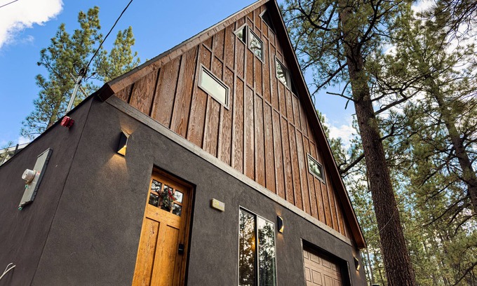 Big Bear City Cabin | A-Frame Cabin Big Bear, Cozy, Luxury, Forest Access, Brand New, Fiber Internet