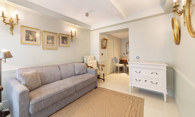 Saint-Thomas-d'Aquin Apartment | A French Chic 1-BDR Apartment in Saint Germain