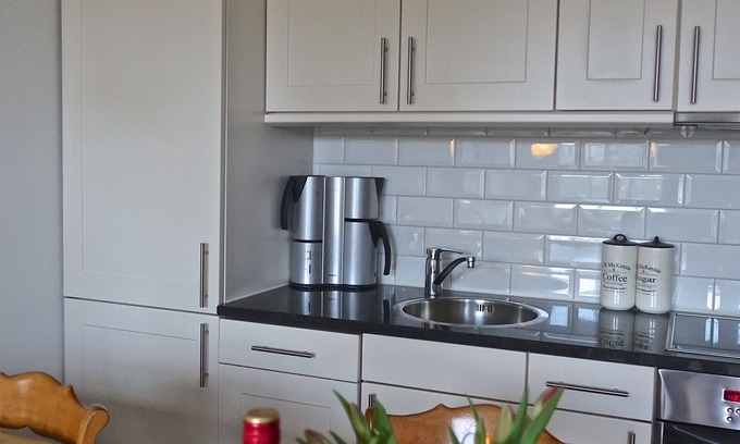 Grachtengordel-West Apartment | A Gem in Amsterdam,In Jordaan on the most popular canal Prinsen canal