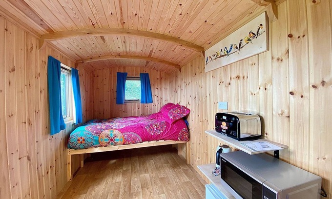 Cricklade Cottage | A glamping experience for the whole family.