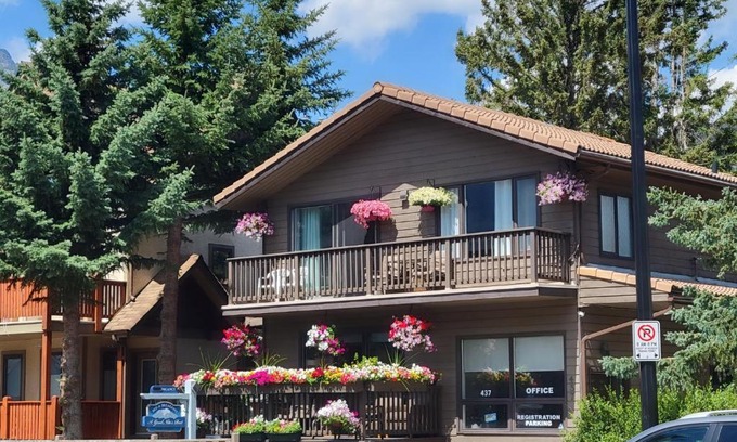 Banff Bed & Breakfast | A Good Nite's Rest Bed and Breakfast