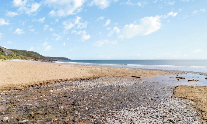 Horton Cottage | A gorgeous Gower getaway - enjoy a family friendly break with direct access to the beach.