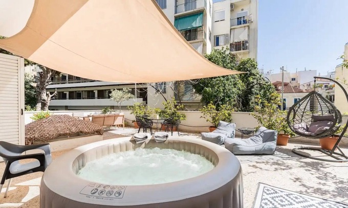 Makrigianni Apartment | A green Oasis inAthens w/JacuzziSpa-VaccinatedHost