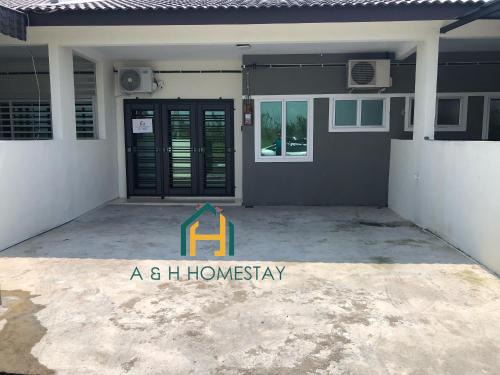 Durian Sebatang House | A&H Homestay Teluk Intan - islam homestay