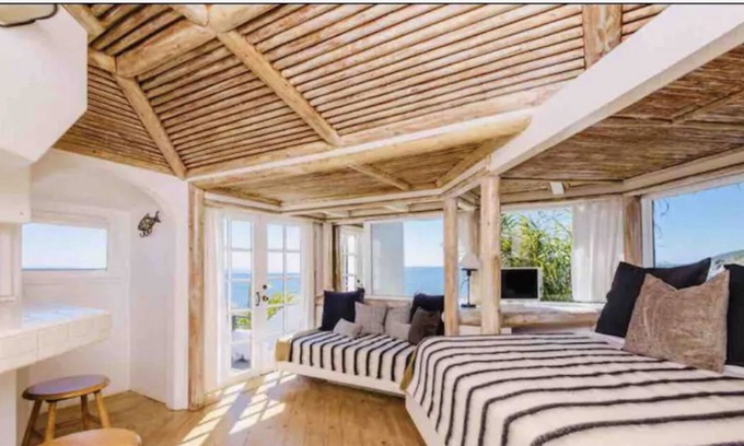 Pacific Palisades Apartment | A Hidden Gem with Amazing Views of Pacific Ocean