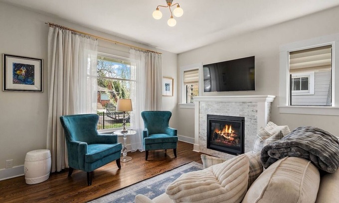 North End House | A Historical Stay by Host Boise Awaits - Quick Walk To Hyde Park