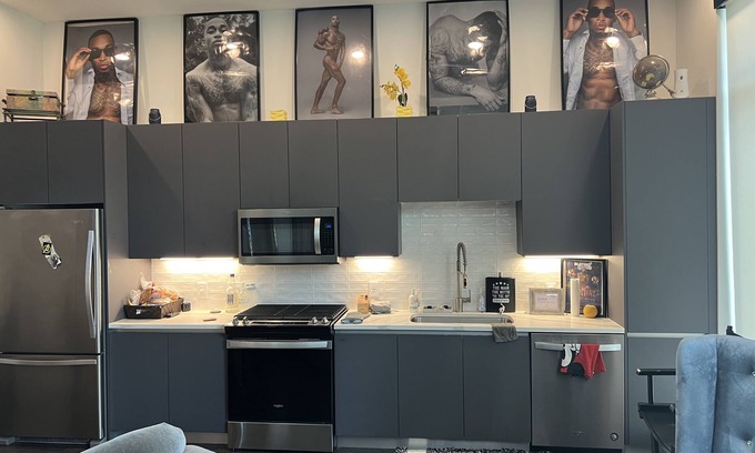 South Tuxedo Park Apartment | A Luxury get away at Daddy’s Buckhead Spot.