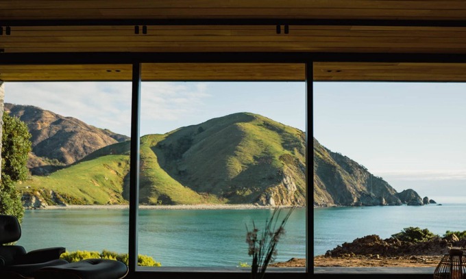 Nelson Region House | A luxury stay on Island Paradise, a very special property with stunning ocean views