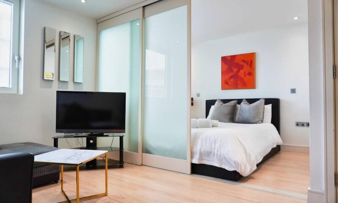 Portsmouth Apartment | A modern apartment, fully equipped with everything needed for a comfortable stay