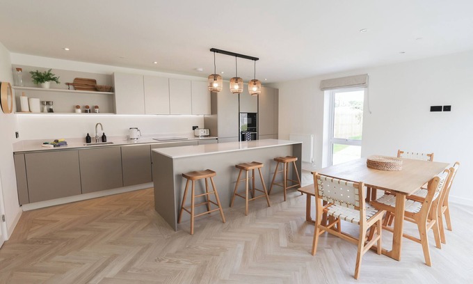 Amlwch House | A modern costal dormer bungalow in the scenic Bull Bay, offering stunning coastal views for up to 7 guests