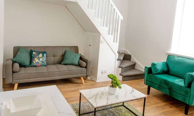 Newcastle-upon-Tyne House | A modern cosy 2 bed Gateshead Newcastle house
