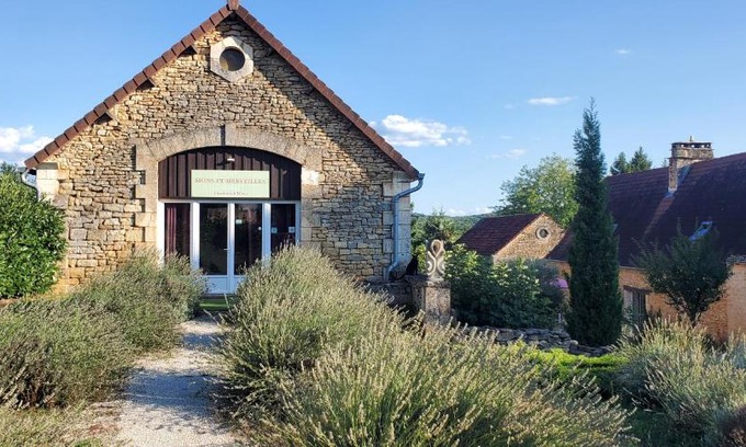 Archignac Bed & Breakfast | A Mons & Merveilles