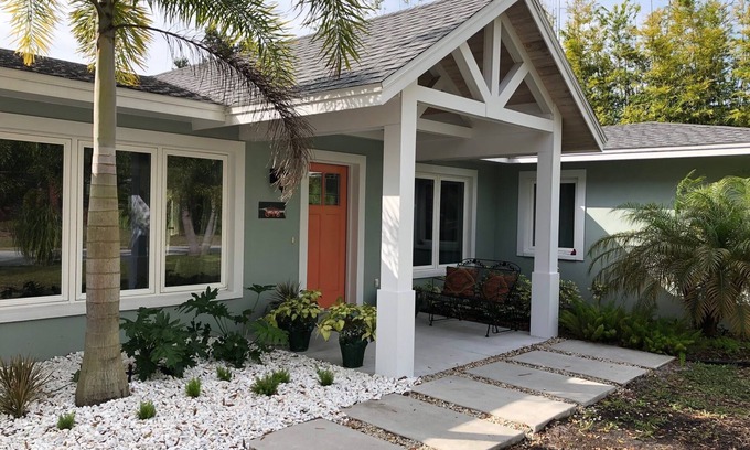 Indian Beach Sapphire Shores House | A Newly renovated home in desirable Indian Beach Sapphire Shores neighborhood