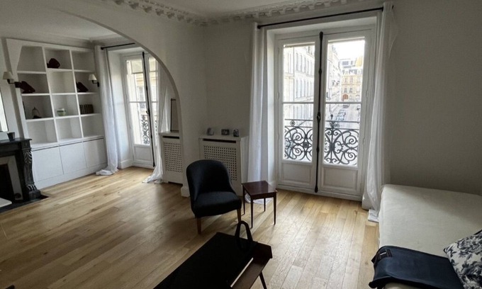 Saint-Thomas-d'Aquin Apartment | A Paris en Plein Coeur de la Rive Gauche Appartement Lumineux Sans vis à vis