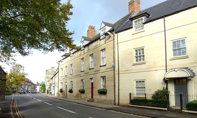 Woodstock House | A Perfect Home only a stones throw from Blenheim Palace.