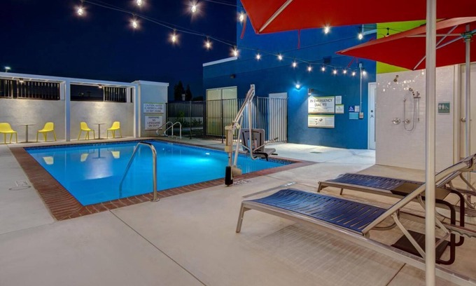 Garden Grove House | A Place To Reconnect! 4 Spacious Units, Parking, Pets Allowed, Free Breakfast!