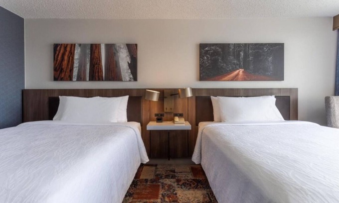 Emeryville Hotel | A Place You'll Surely Enjoy! Parking, Pet-Friendly Property, Near Shorebird Park