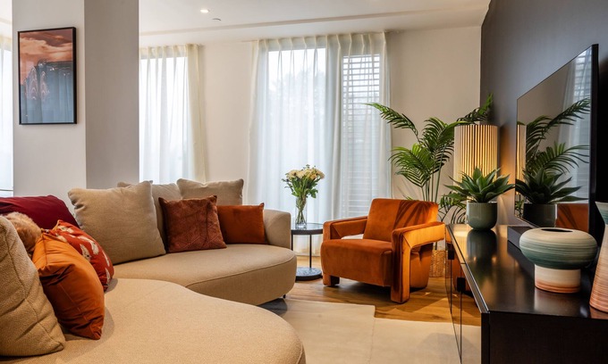 York Apartment | A premium stay that sleeps 4 guests in 2 bedrooms