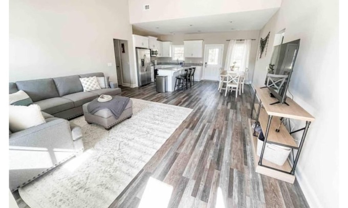 Pembroke House | A Relaxing Home Away from Home