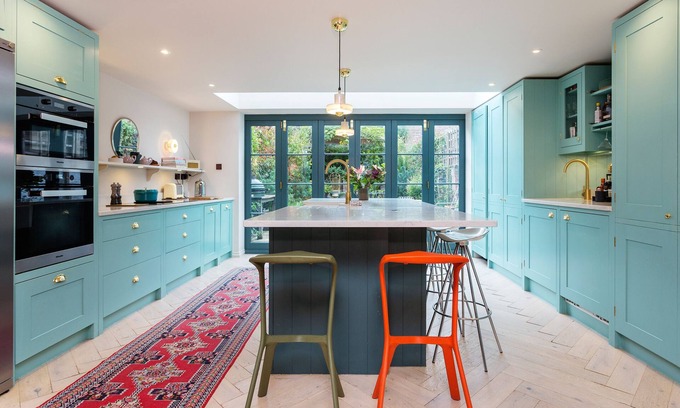 Oval House | A Room with a Hue, by Veeve