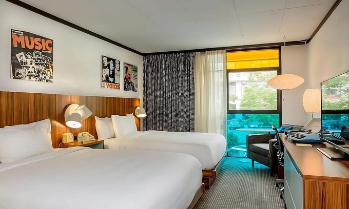 West Fens Hotel | A short drive from Old State House! 2 Family-friendly Units w/Balcony! Parking!