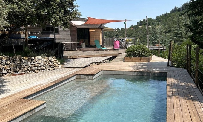 Anduze House | A sunny holiday in splendid wilderness!