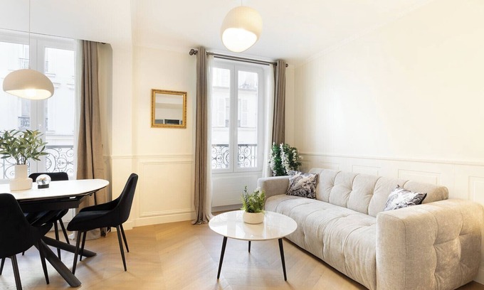 Epinettes Apartment | A Superior Studio with Services in Batignolles