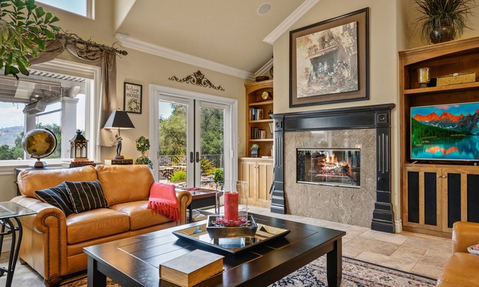 Fallbrook House | A Taste of Tuscany -Just 5 Minutes to Golf and Wine Tasting