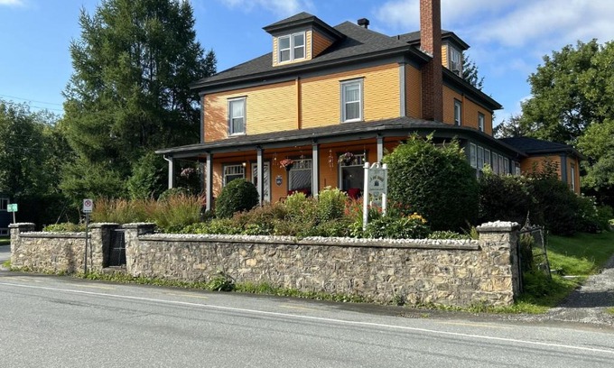 Magog Bed & Breakfast | À Tout Venant B&B