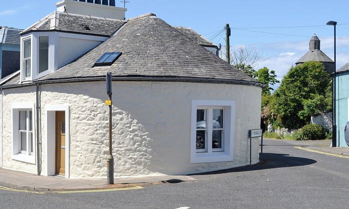 Portpatrick Cottage | A unique cottage in a fabulous seaside village.